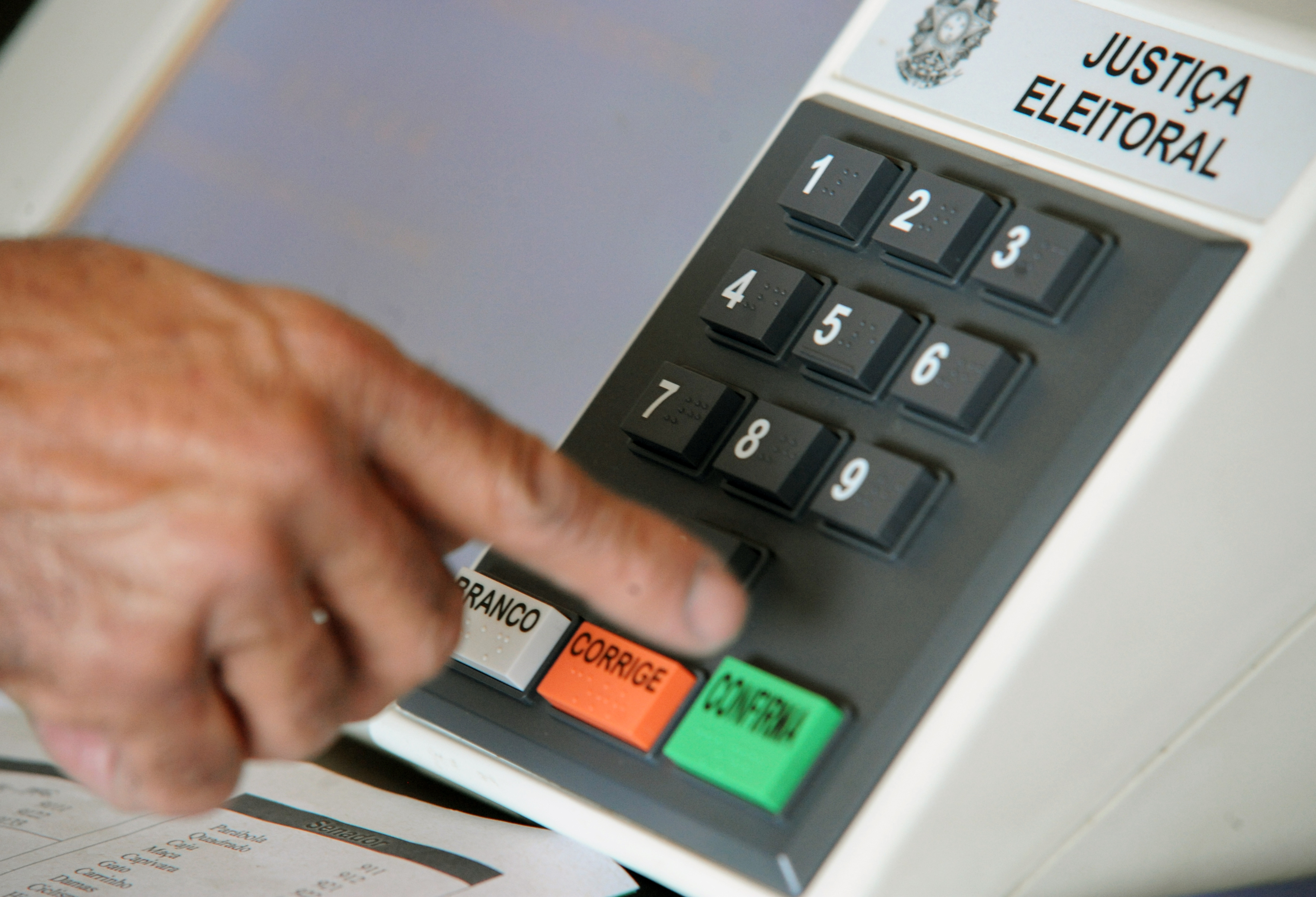MAIS DE 33 MILHÕES DE ELEITORES NÃO FORAM ÀS URNAS NO PRIMEIRO TURNO DE 2026