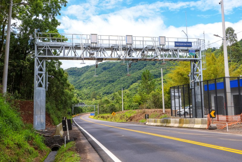 GOVERNO SUSPENDE MULTAS E AMPLIA PRAZO PARA PAGAMENTO DO FREE FLOW