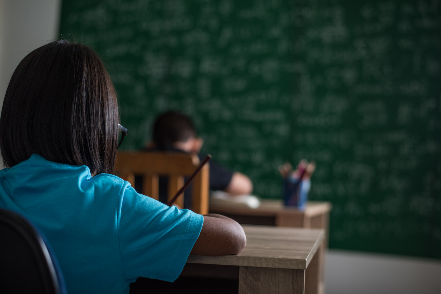 PISA 2025: BRASIL SEGUE ABAIXO DA MÉDIA DA OCDE E FICA EM 71º LUGAR EM MATEMÁTICA