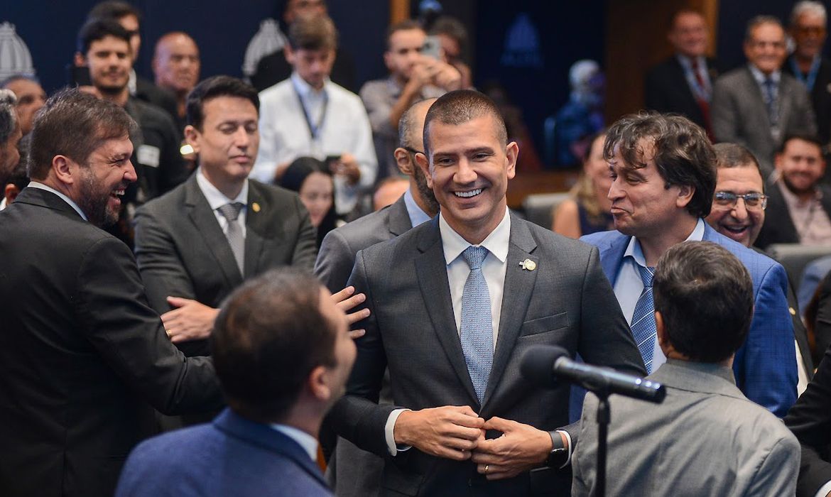 PARECER DO MPE PODE DAR VITÓRIA A DOUGLAS RUAS AINDA NO 1º TURNO DO RIO