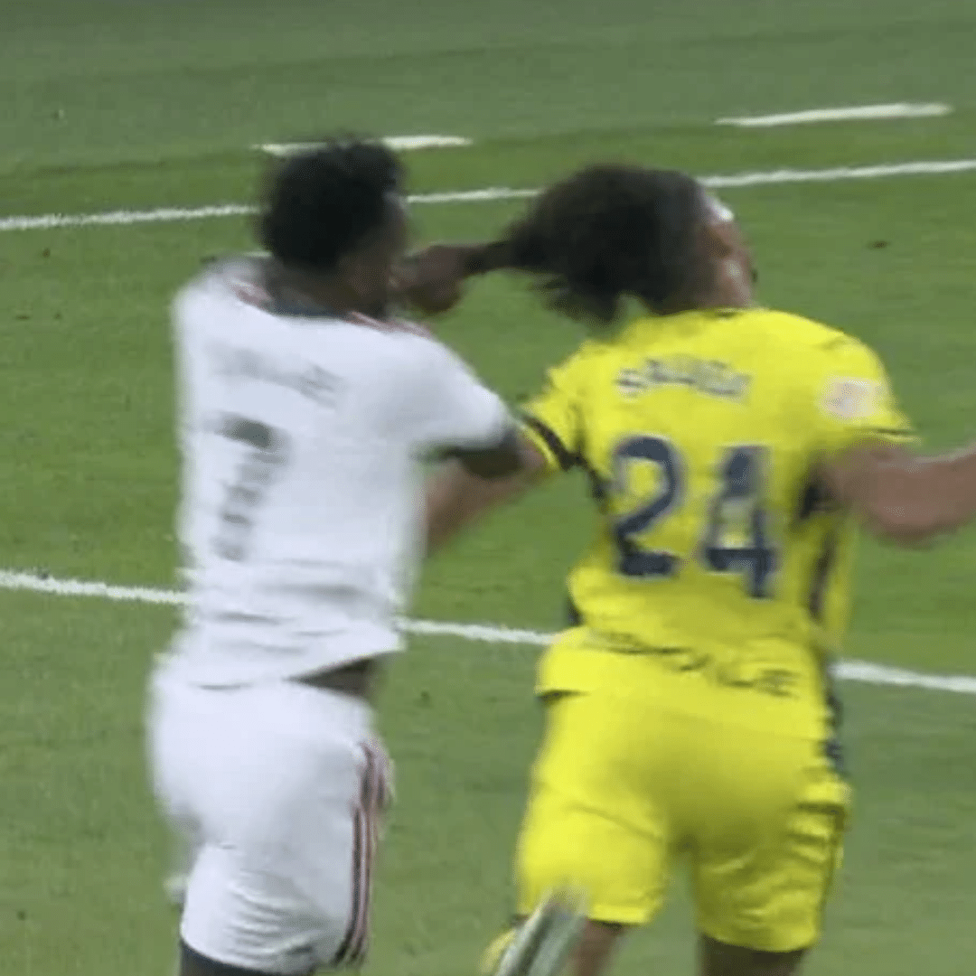 VINI JR. PUXA CABELO DE SALIBA, TEM GOL ANULADO E É EXPULSO CONTRA O VILLARREAL