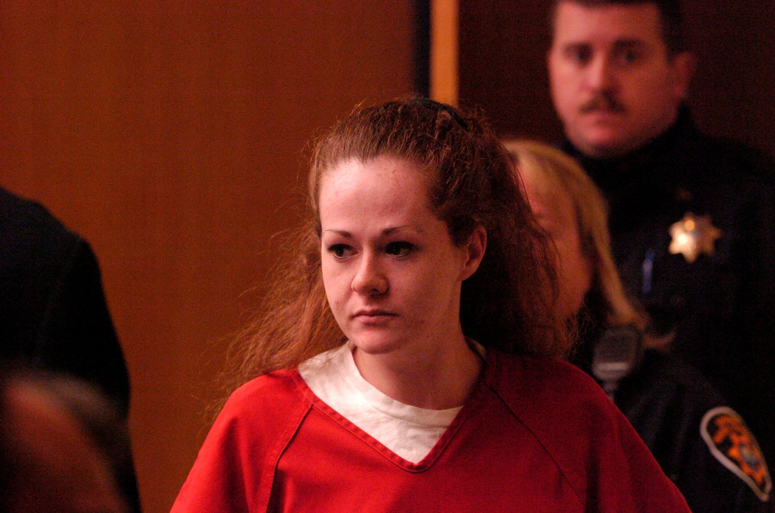 MULHER SOBREVIVE A DUAS DOSES DE INJEÇÃO LETAL NOS EUA E TENNESSEE SUSPENDE EXECUÇÕES