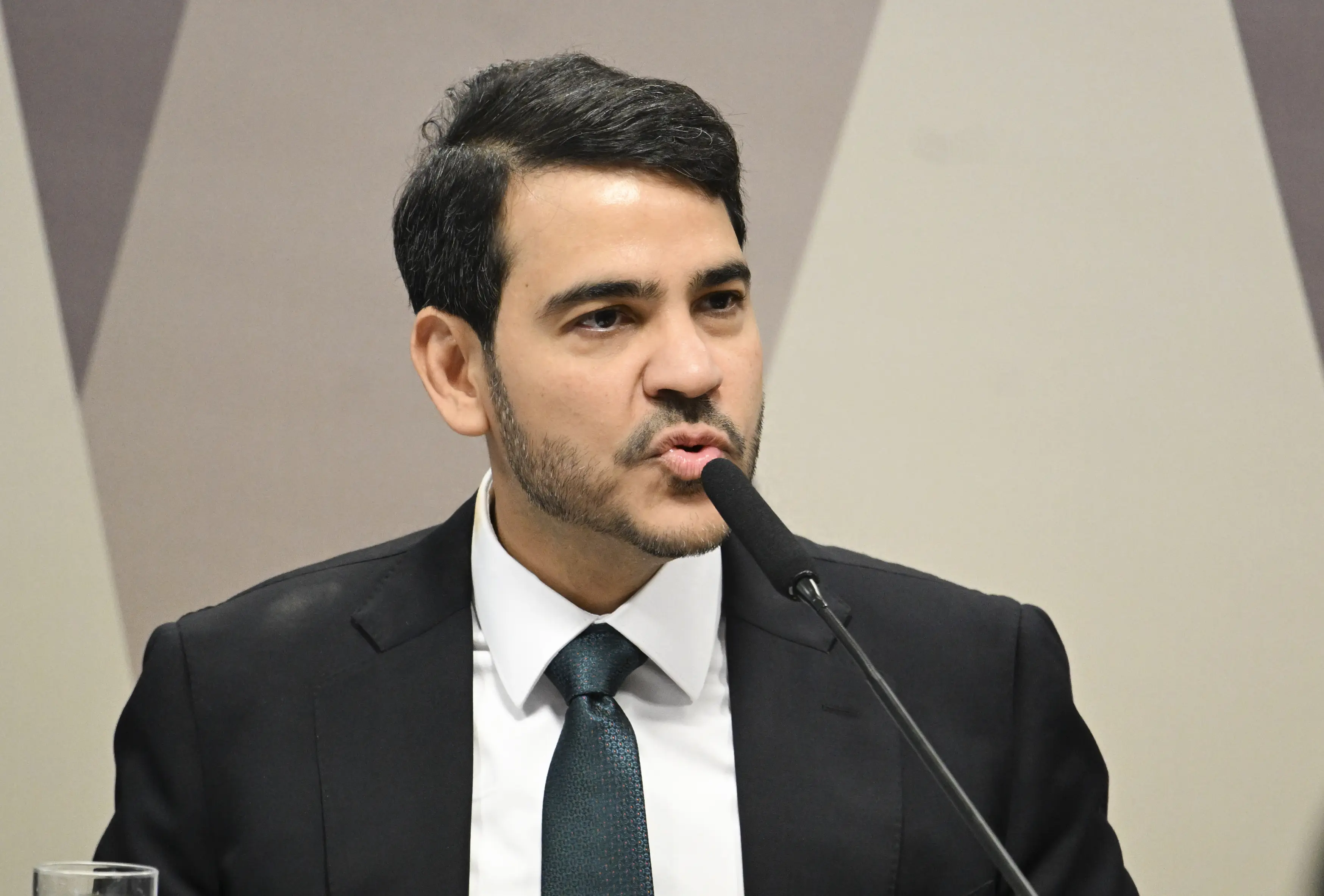 JORGE MESSIAS É APROVADO NA CCJ E FICA A UM PASSO DE VIRAR MINISTRO DO STF