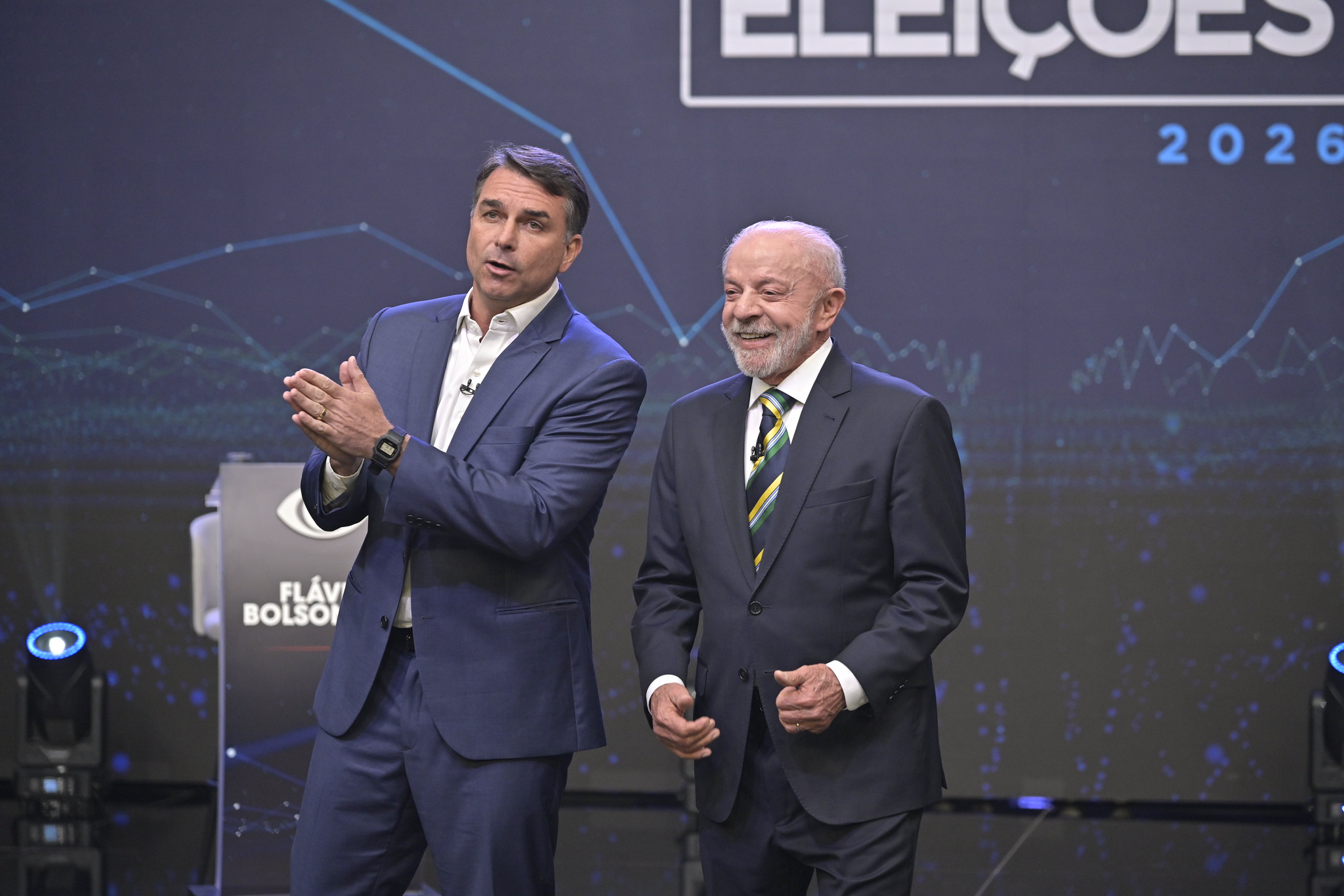 DEBATE ENTRE LULA E FLÁVIO BOLSONARO AMPLIA CRÍTICAS NAS REDES E REPERCUTE ENTRE ANALISTAS