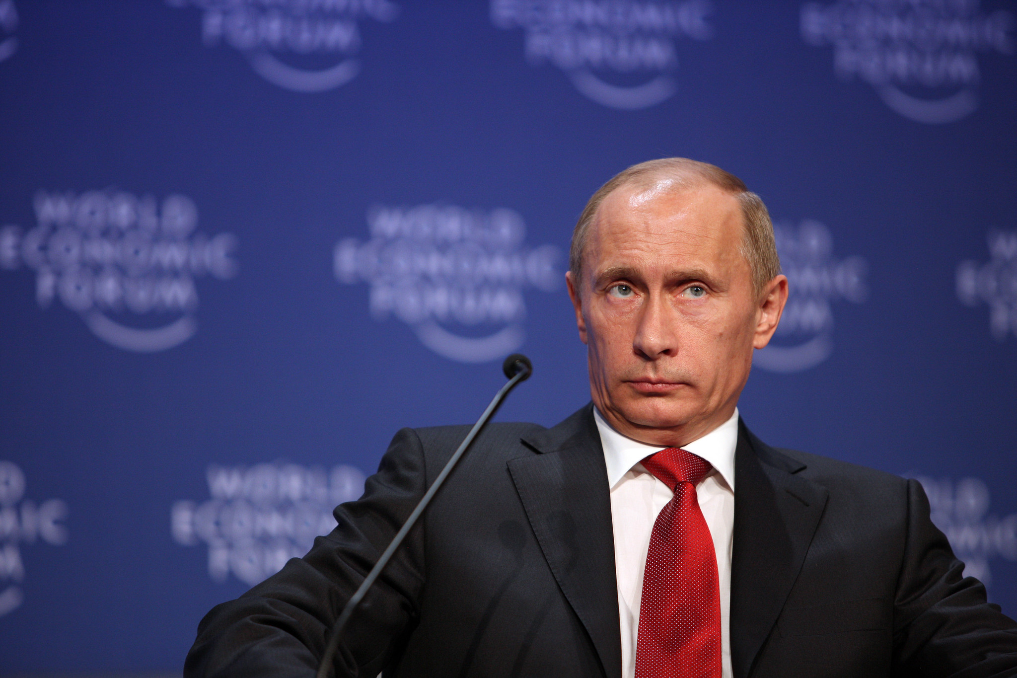 PUTIN ADMITE VANTAGEM DA STARLINK E CHAMA ELON MUSK DE “VERDADEIRO GÊNIO”
