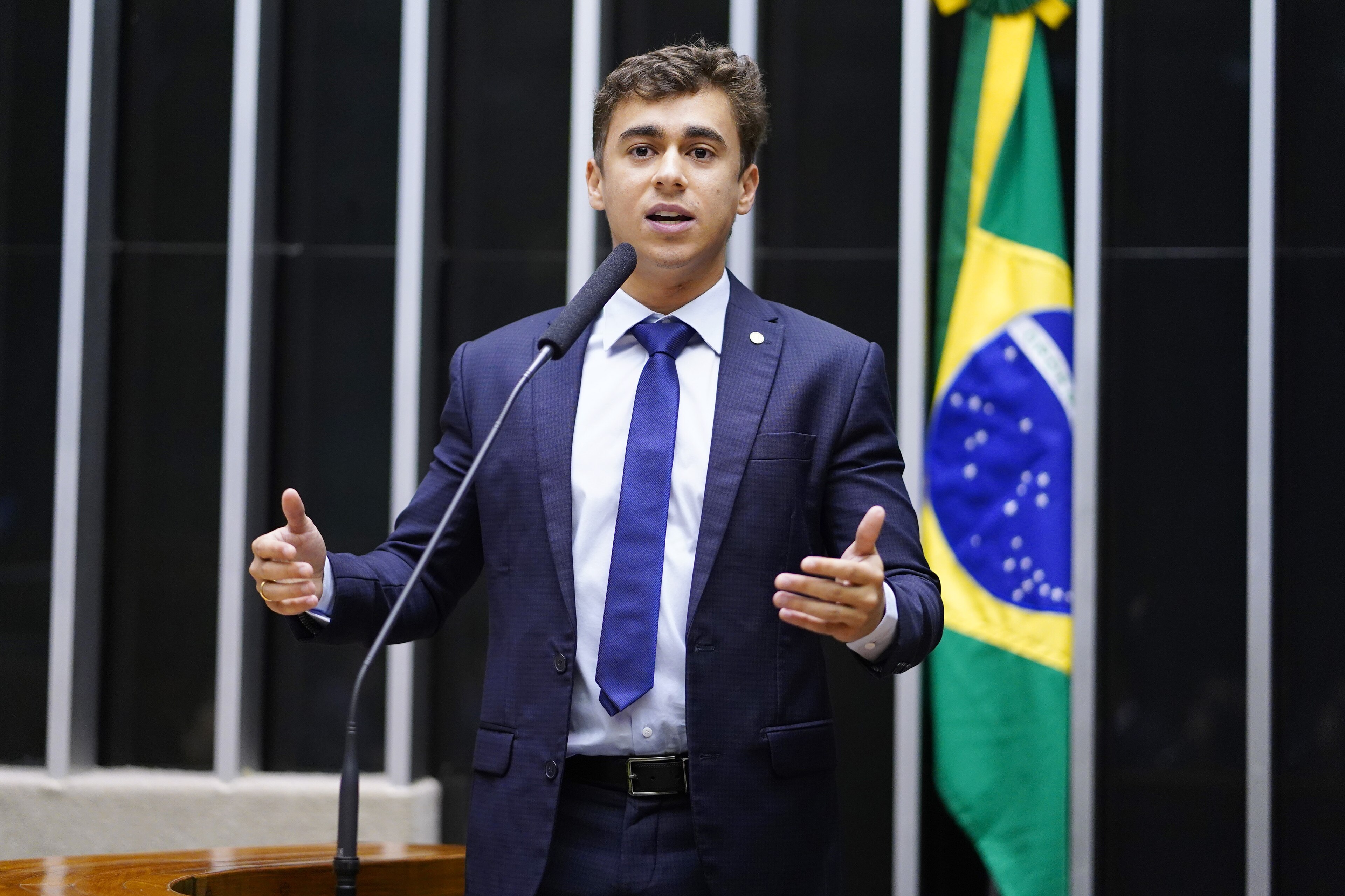 NIKOLAS FERREIRA PROTOCOLA PDL PARA TENTAR BARRAR DECRETO DE LULA SOBRE REDES SOCIAIS