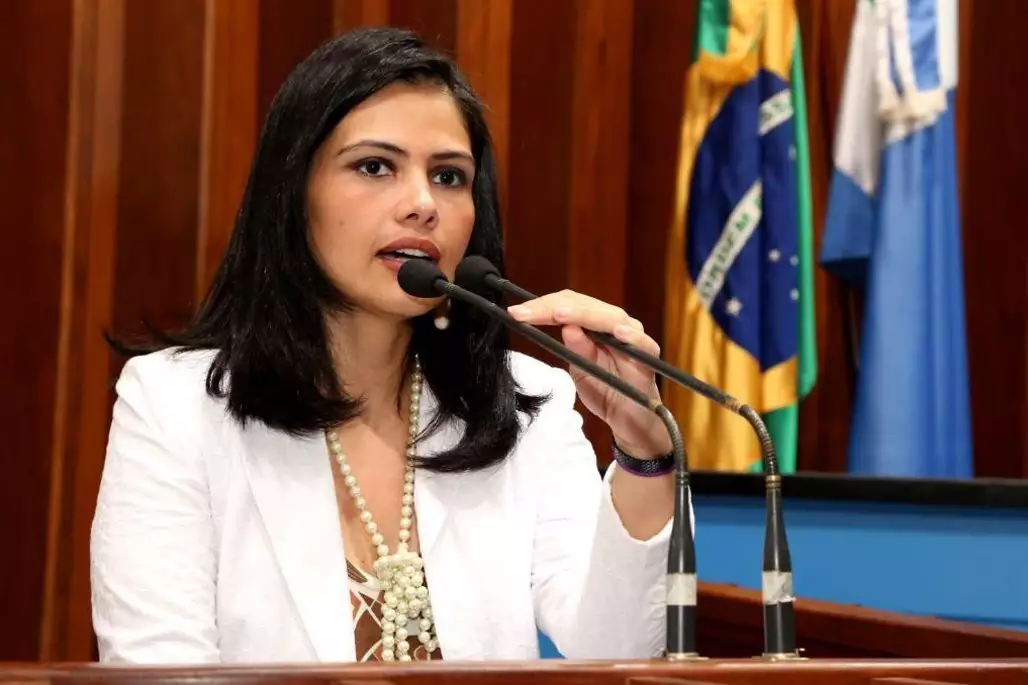 EX-DEPUTADA GRAZIELLE MACHADO MORRE AOS 45 ANOS; SUSPEITA É DE INFECÇÃO POR SALMONELLA