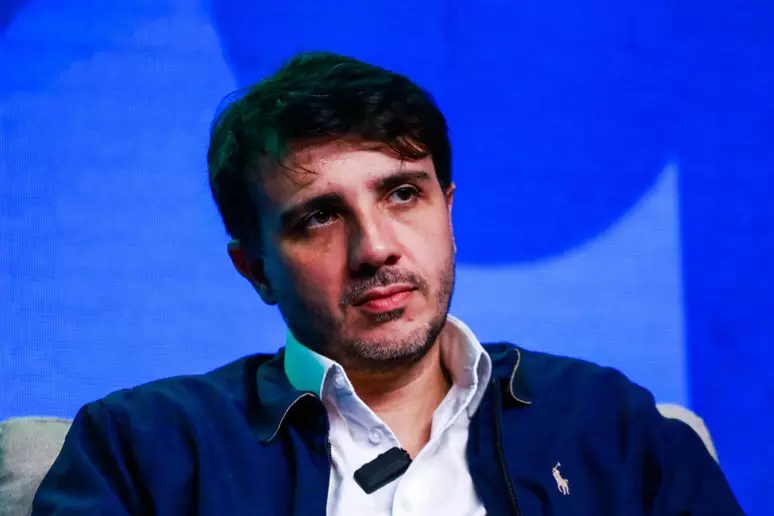 TSE SUSPENDE CANDIDATURA DE RENAN SANTOS E BARRA CAMPANHA NA INTERNET, FUNDO ELEITORAL E DEBATES