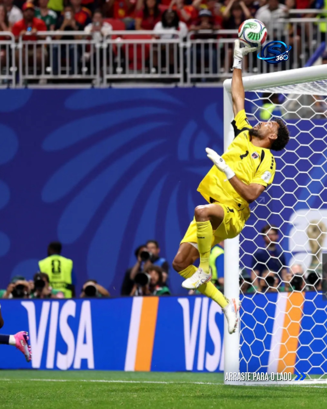  QUEM É VOZINHA? O GOLEIRO DE 40 ANOS QUE PAROU A ESPANHA E VIROU FENÔMENO NAS REDES