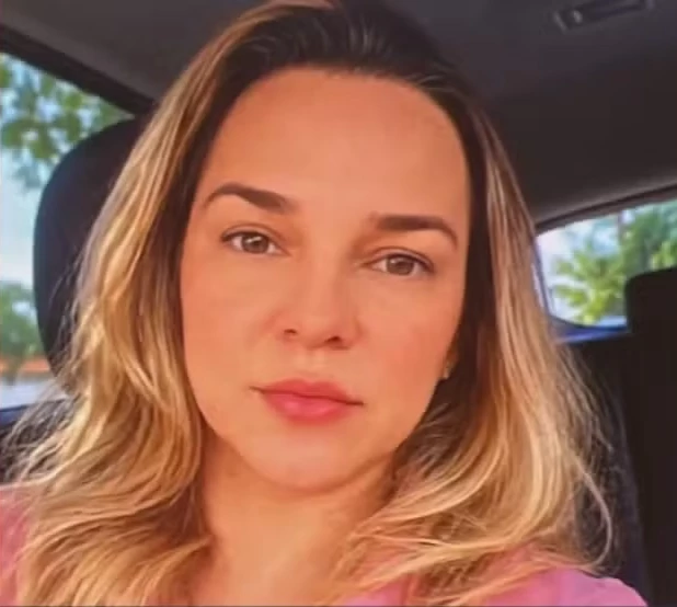 MULHER USA INTELIGÊNCIA ARTIFICIAL PARA CRIAR PASSAGENS AÉREAS FALSAS E É PRESA APÓS GOLPE QUE PODE TER FEITO 30 VÍTIMAS