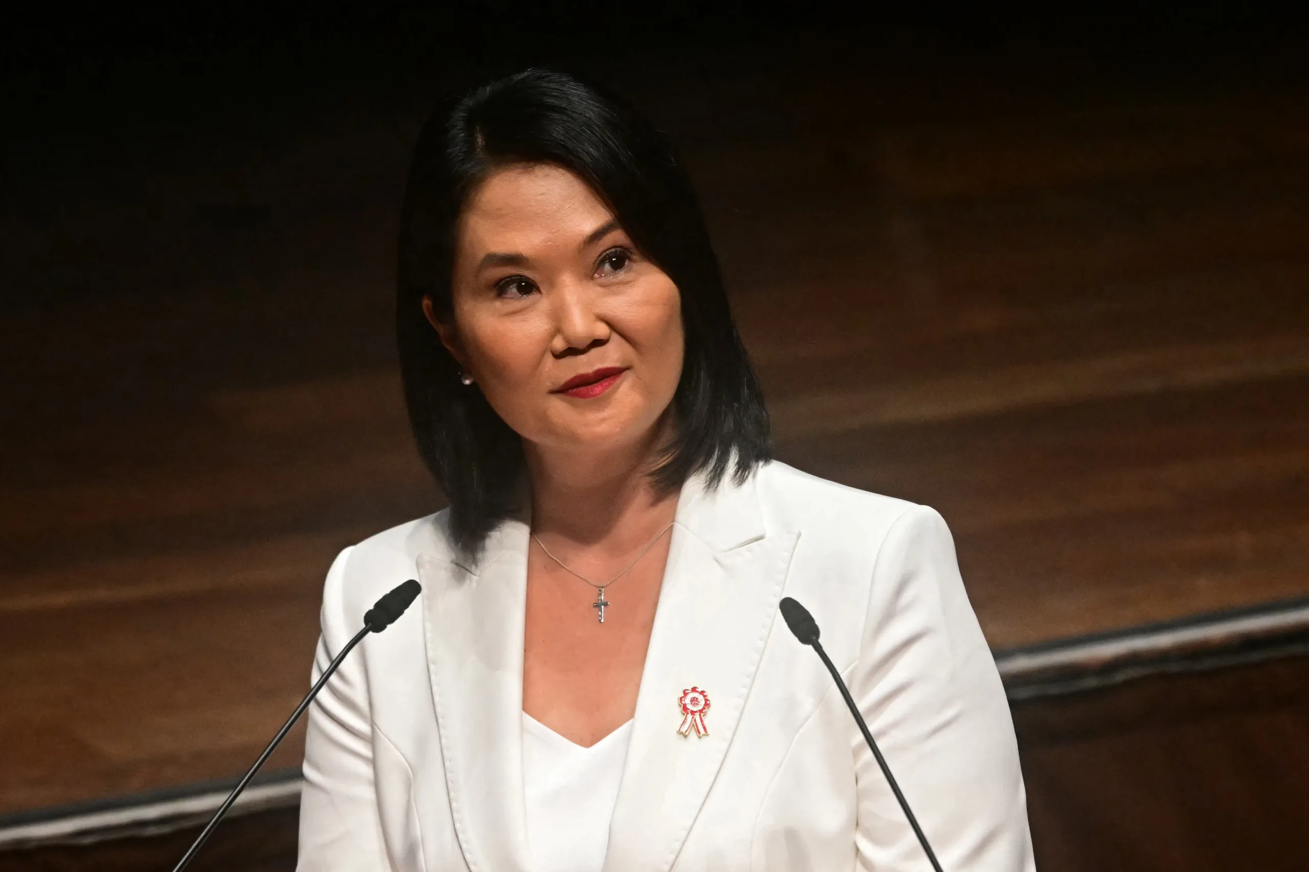 NO PRIMEIRO DIA COMO PRESIDENTE, KEIKO FUJIMORI ANUNCIA MILITARES CONTRA O CRIME NO PERU
