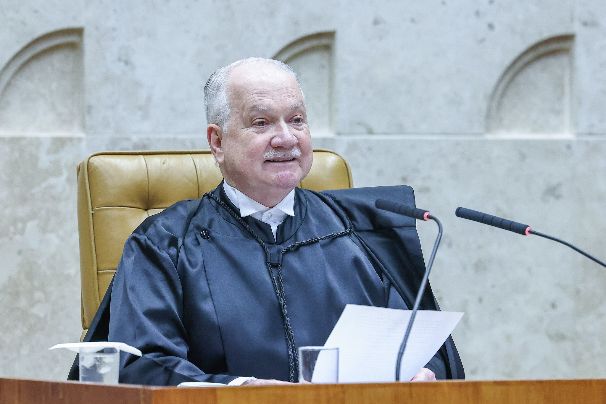 FACHIN CONSULTA MINISTROS DO STF ANTES DE DECIDIR SOBRE POSSÍVEL INVESTIGAÇÃO CONTRA MORAES