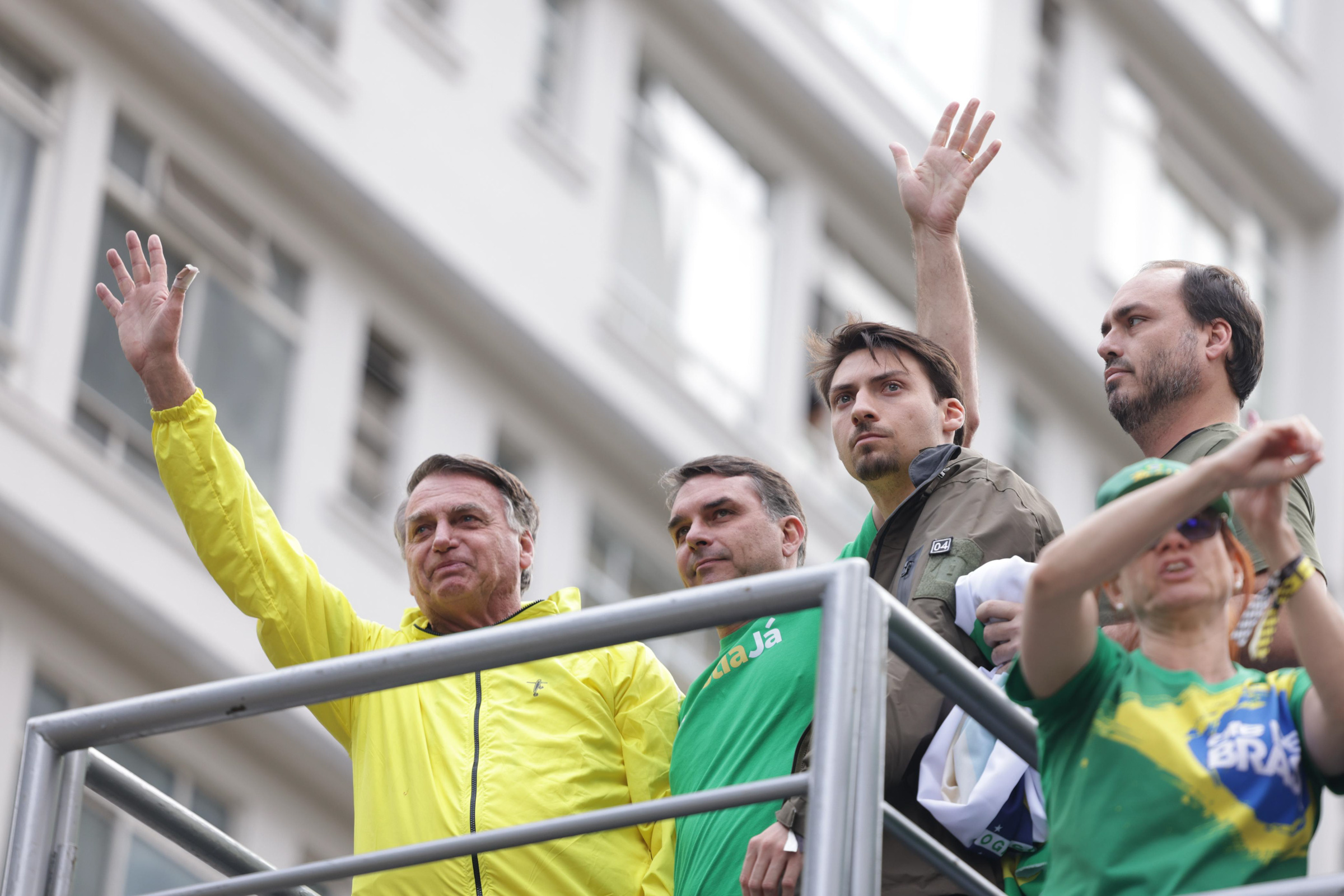 MORAES NEGA VISITA DE FLÁVIO, CARLOS E JAIR RENAN A BOLSONARO NO DIA DOS PAIS