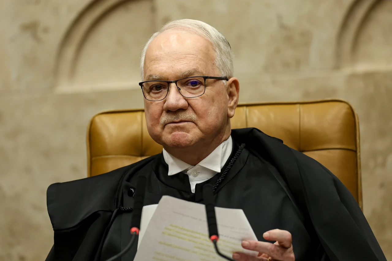 FACHIN ENCERRA CINCO APURAÇÕES LIGADAS AO INQUÉRITO DAS FAKE NEWS APÓS PARECERES DA PGR