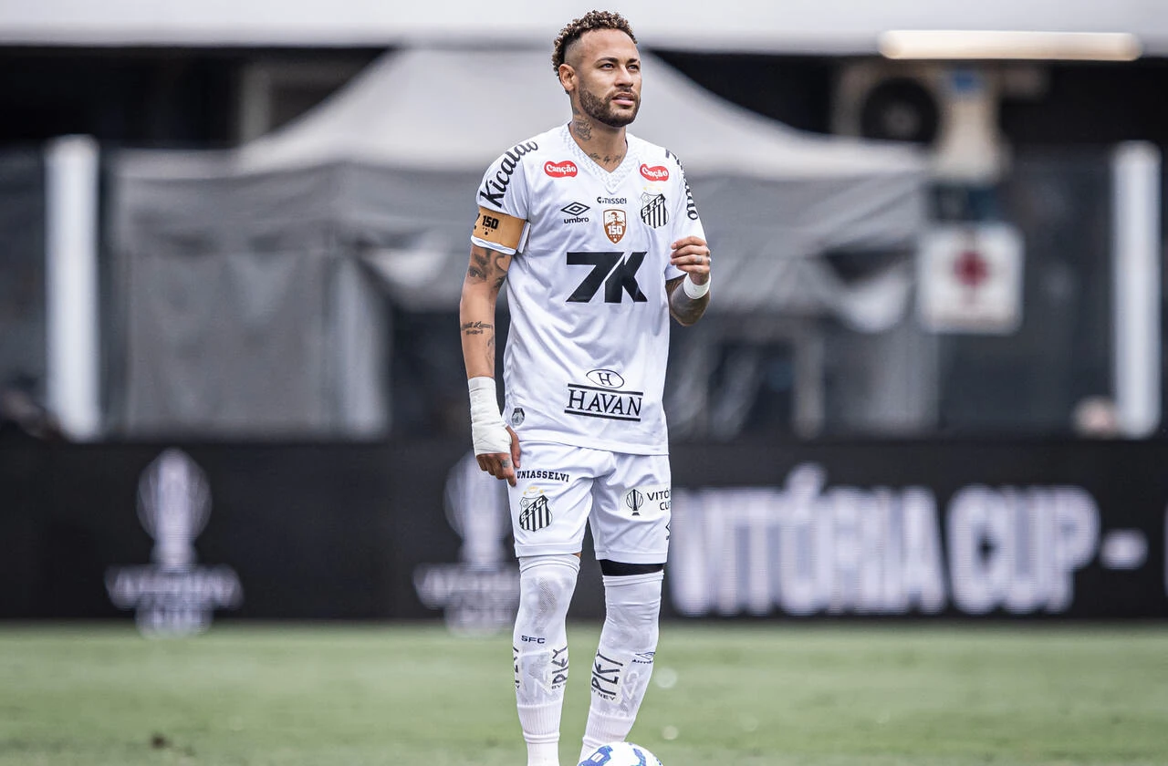 NEYMAR É SUSPENSO PELO STJD POR COBRIR A BOCA EM DISCUSSÃO E PODE DESFALCAR SANTOS POR TRÊS JOGOS