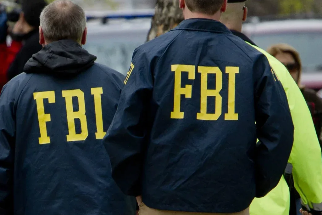FBI INVESTIGA POSSÍVEL INVASÃO APÓS HACKERS ALEGAREM ROUBO DE ATÉ 3 TB DE DADOS