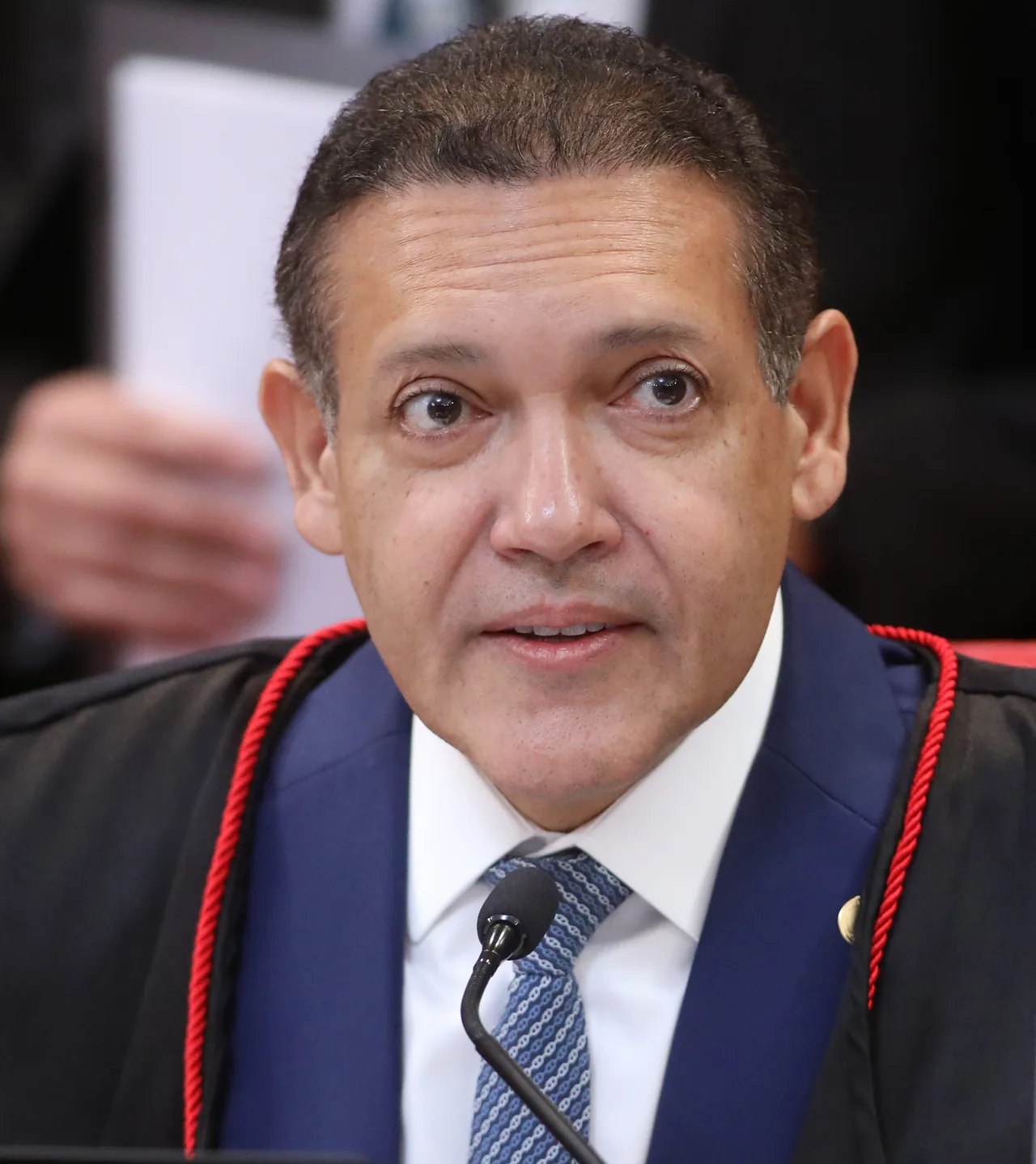 NUNES MARQUES DEVE LEVAR REVISÃO CRIMINAL DE BOLSONARO AO PLENÁRIO DO STF